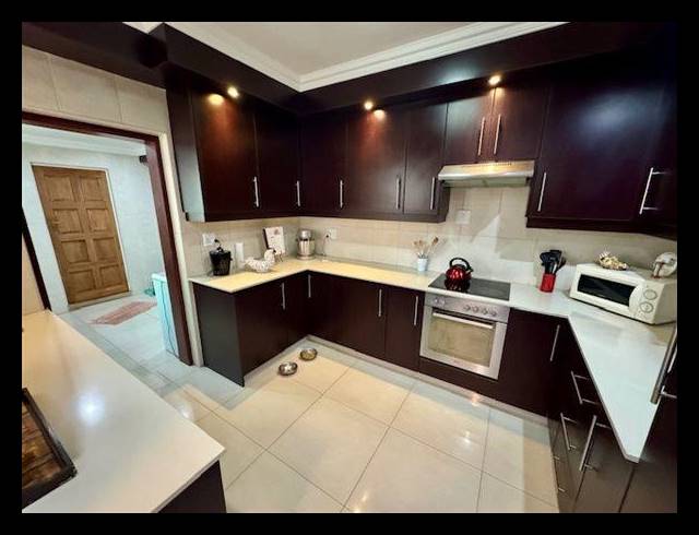 3 BEDROOM TOWNHOUSE FOR SALE IN ASTON MANOR